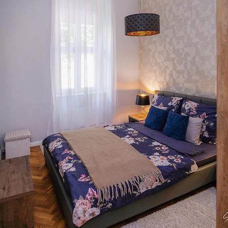 Saint Moor Suite #1 Pécs Exterior photo