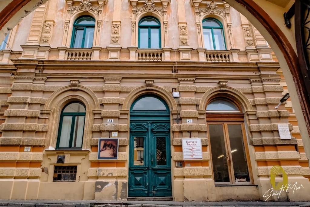 Saint Moor Suite #1 Pécs Exterior photo